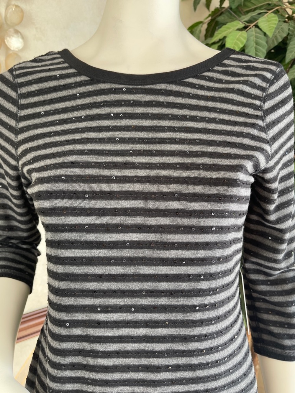 EXPRESS BLACK & GRAY SEQUIN STRIPE DRESS - Picture 4 of 11
